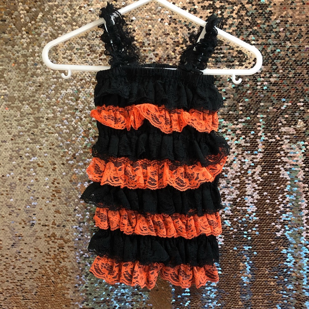 🧡🖤Orange & Black stretchy lace romper🧡🖤